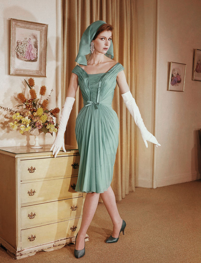 Illustration for article titled These 1960 Models Say You Need to Wear Brighter Colors for WinterÂ